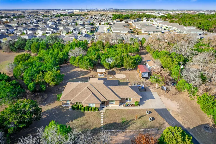 616 N Baker Cir, Leander, TX 78641 - Image #3