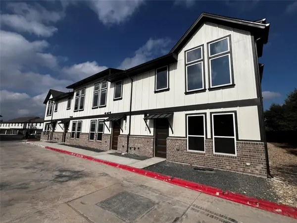 200 W 56th St #5102, Austin, TX 78751