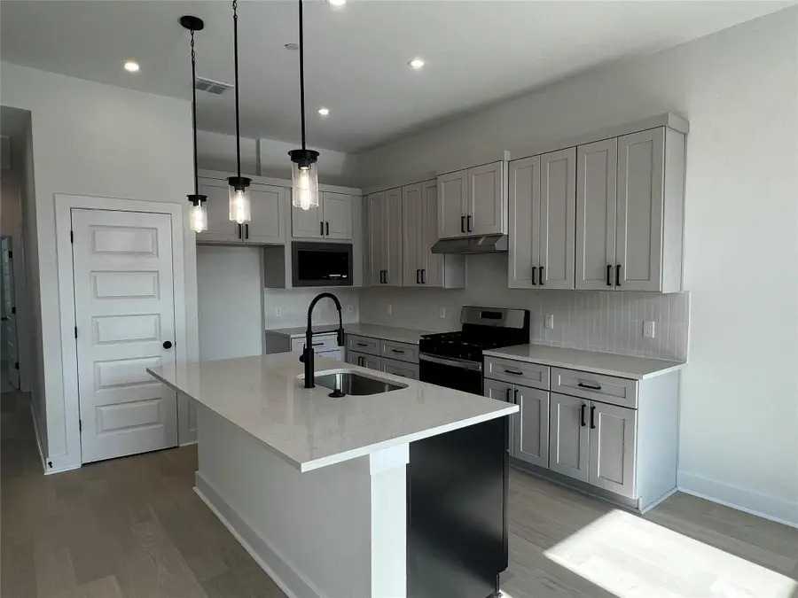 200 W 56th St #5102, Austin, TX 78751 - Image #3