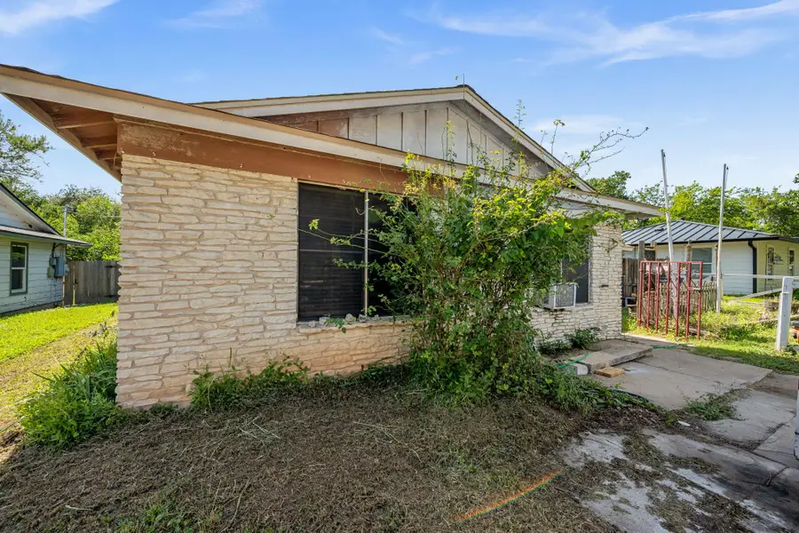 5326 Wellington Dr, Austin, TX 78723 - #2