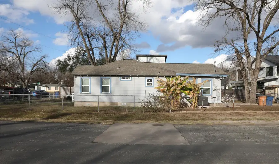 1121 Henninger St, Austin, TX 78702 - Image #2