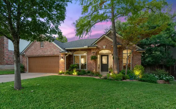 8013 Doe Meadow Dr, Austin, TX 78749