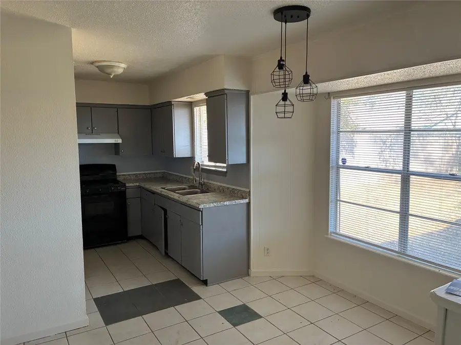 1708 Raven Dr, Austin, TX 78752 - Image #3