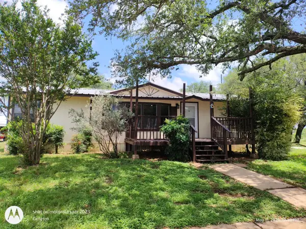 601 East Austin St, Llano, TX 78643