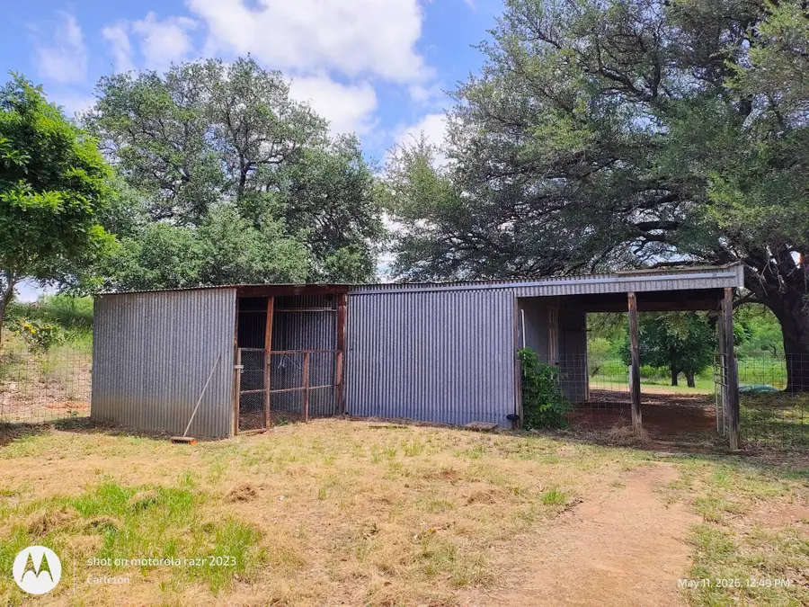 601 East Austin St, Llano, TX 78643 - #3