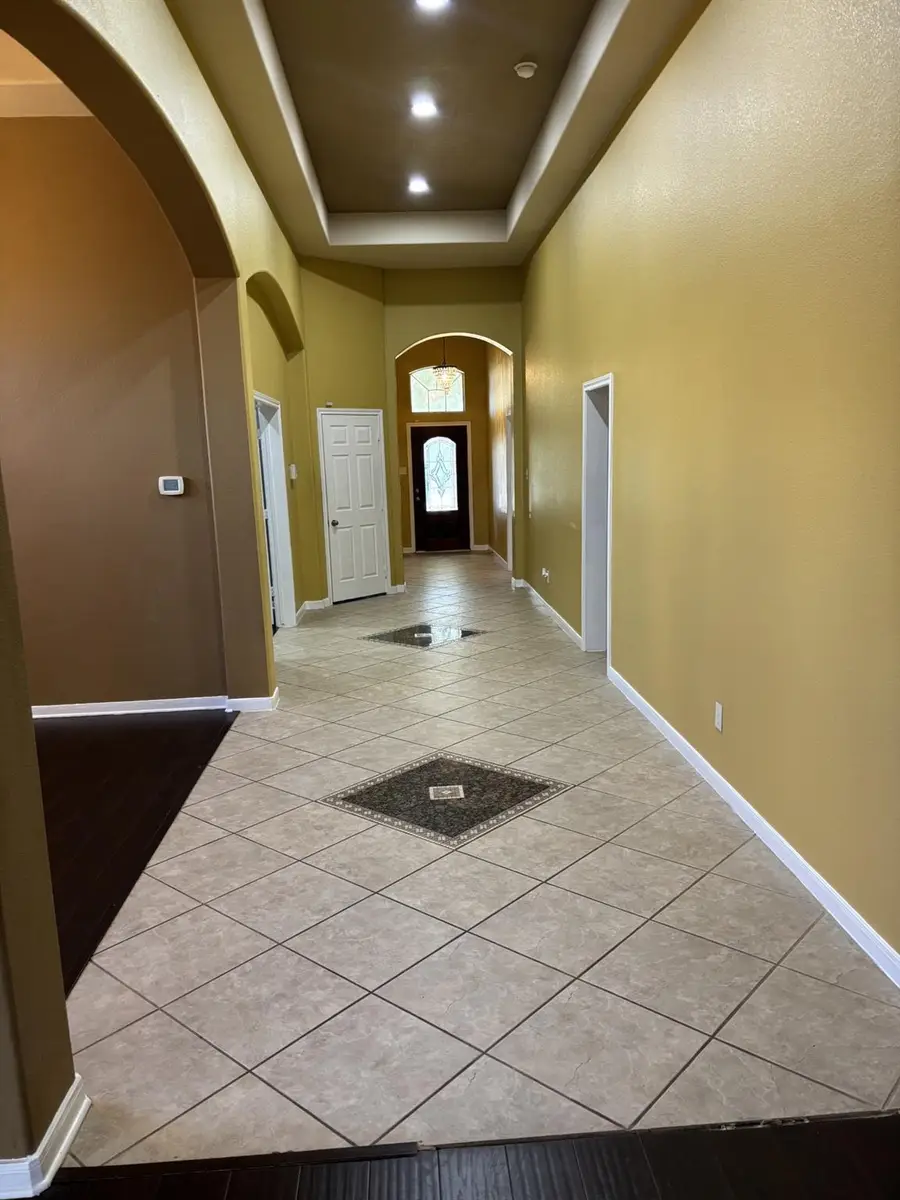 404 E Nakoma Dr, Hutto, TX 78634 - #3