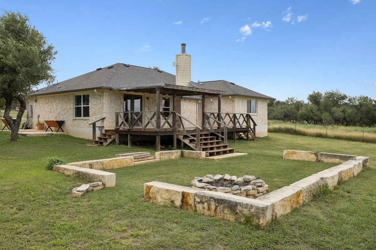 275 Starview Rd, Fredericksburg, TX 78624 - Image #1