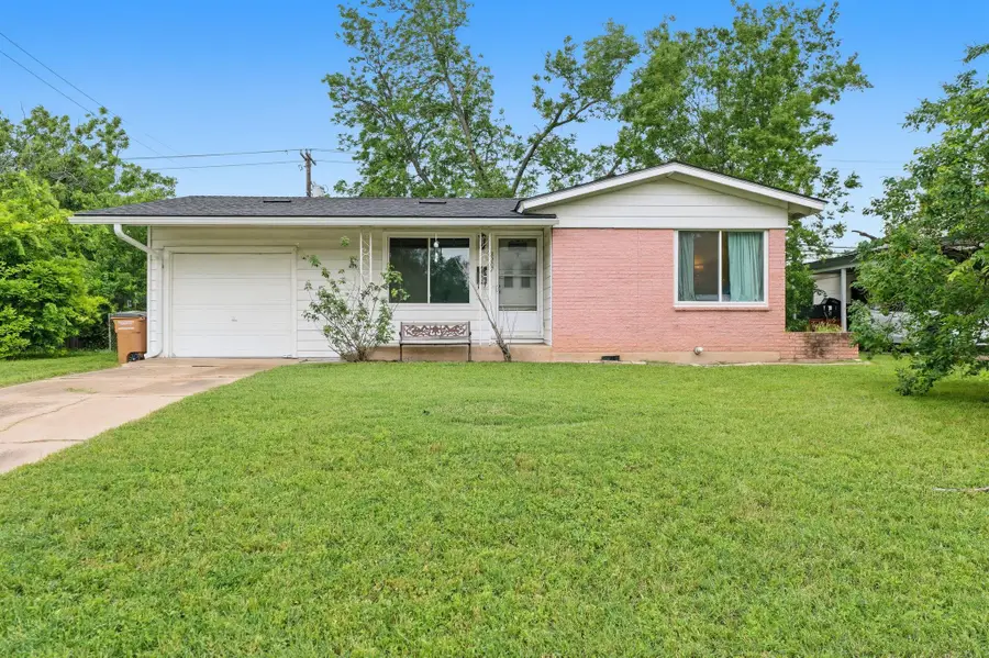 8207 Lazy Ln, Austin, TX 78757 - #2