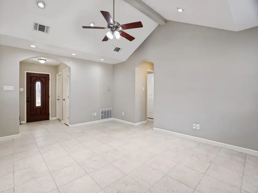 1004 Green Meadow Dr, Round Rock, TX 78664 - #3