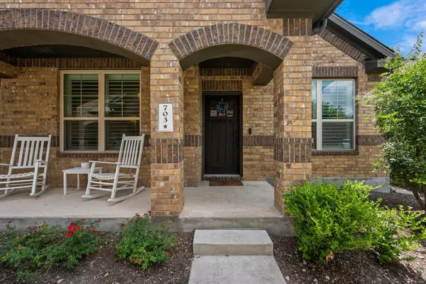 7220 Wyoming Springs Dr #703, Round Rock, TX 78681