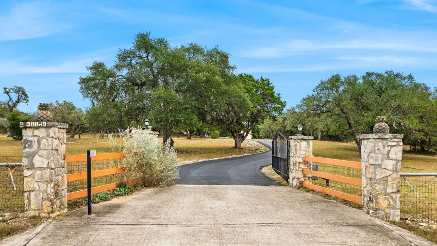 115 Sage Oaks Trail Trl, Boerne, TX 78006 - Image #2
