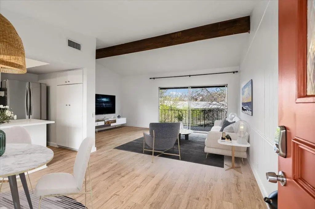 1304 Mariposa Dr #206, Austin, TX 78704 - #1