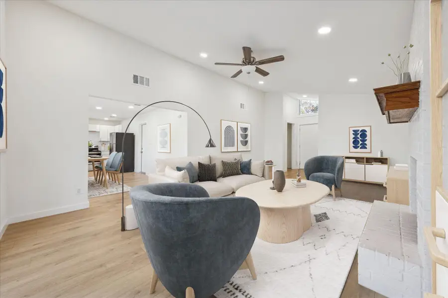 1005 Bowie St, Lockhart, TX 78644 - Image #3