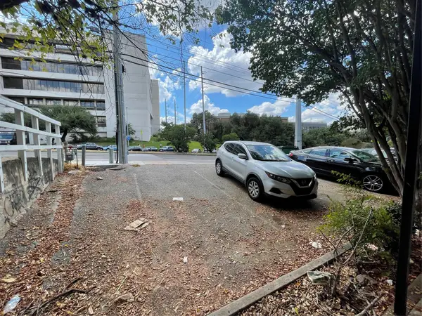 710 E Dean Keeton St #104, Austin, TX 78705