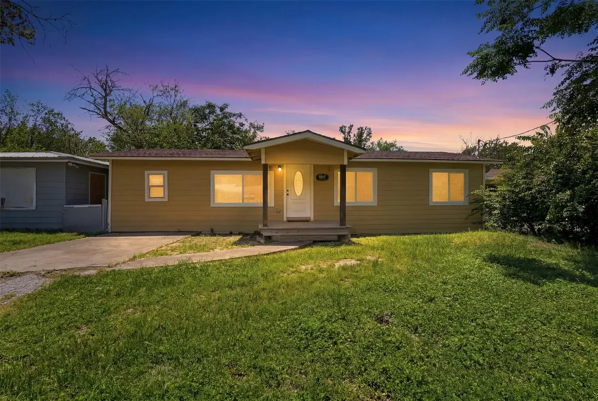 937 Anderson St, Seguin, TX 78155 - #1