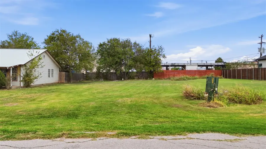 307 W Lane Ave, Manor, TX 78653 - #2
