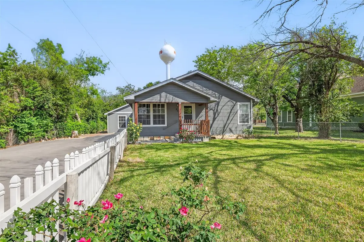 204 Taylor St, Hutto, TX 78634 - #1
