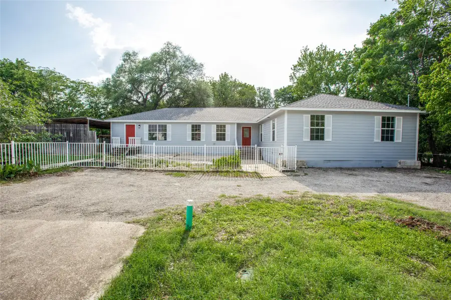 417 N Blanco St, Lockhart, TX 78644 - #2