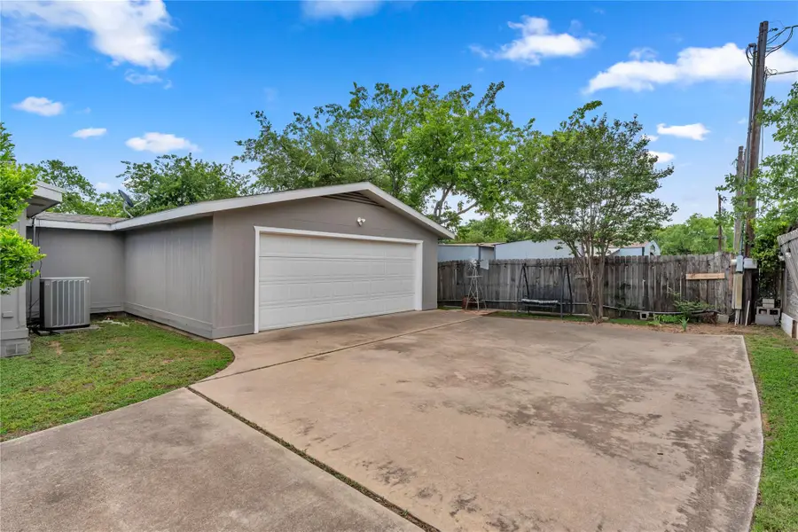 130 Banks St, Kingsland, TX 78639 - #3