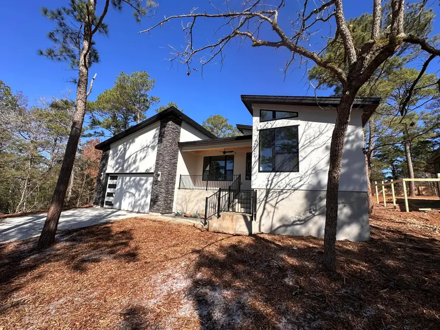 211 Helemano Dr, Bastrop, TX 78602 - Image #2