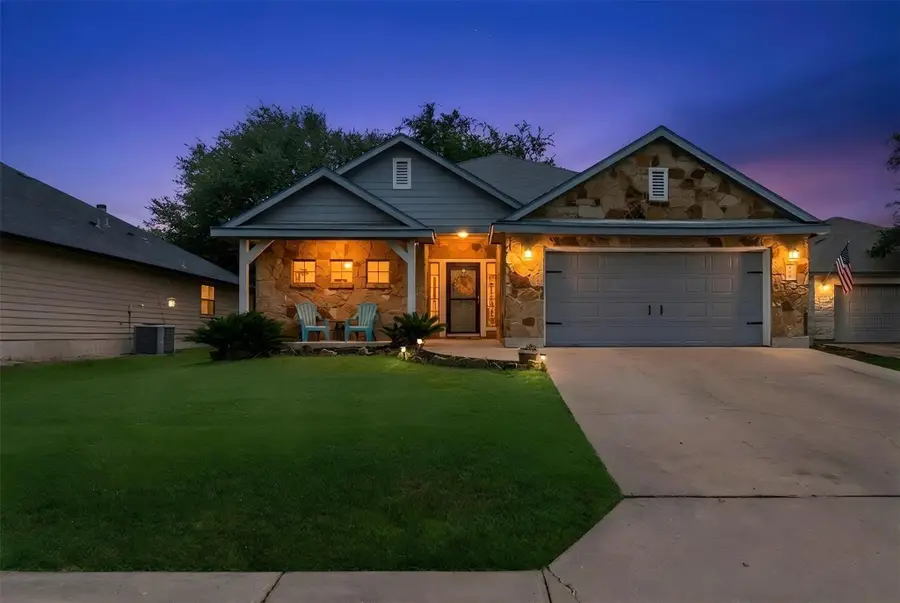 208 Cailin Ct, Burnet, TX 78611 - #2