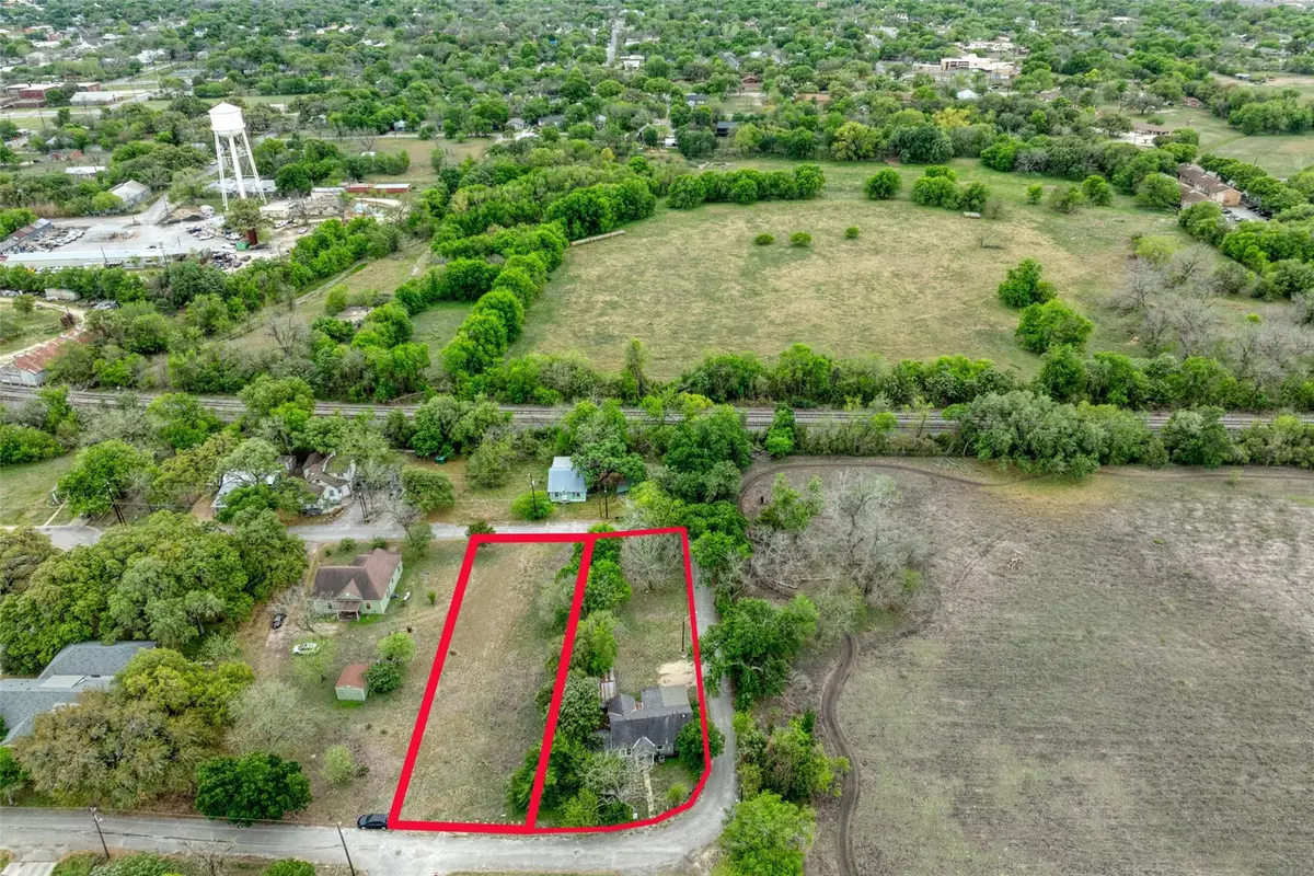 1002 Proctor St, Lockhart, TX 78644 - #1