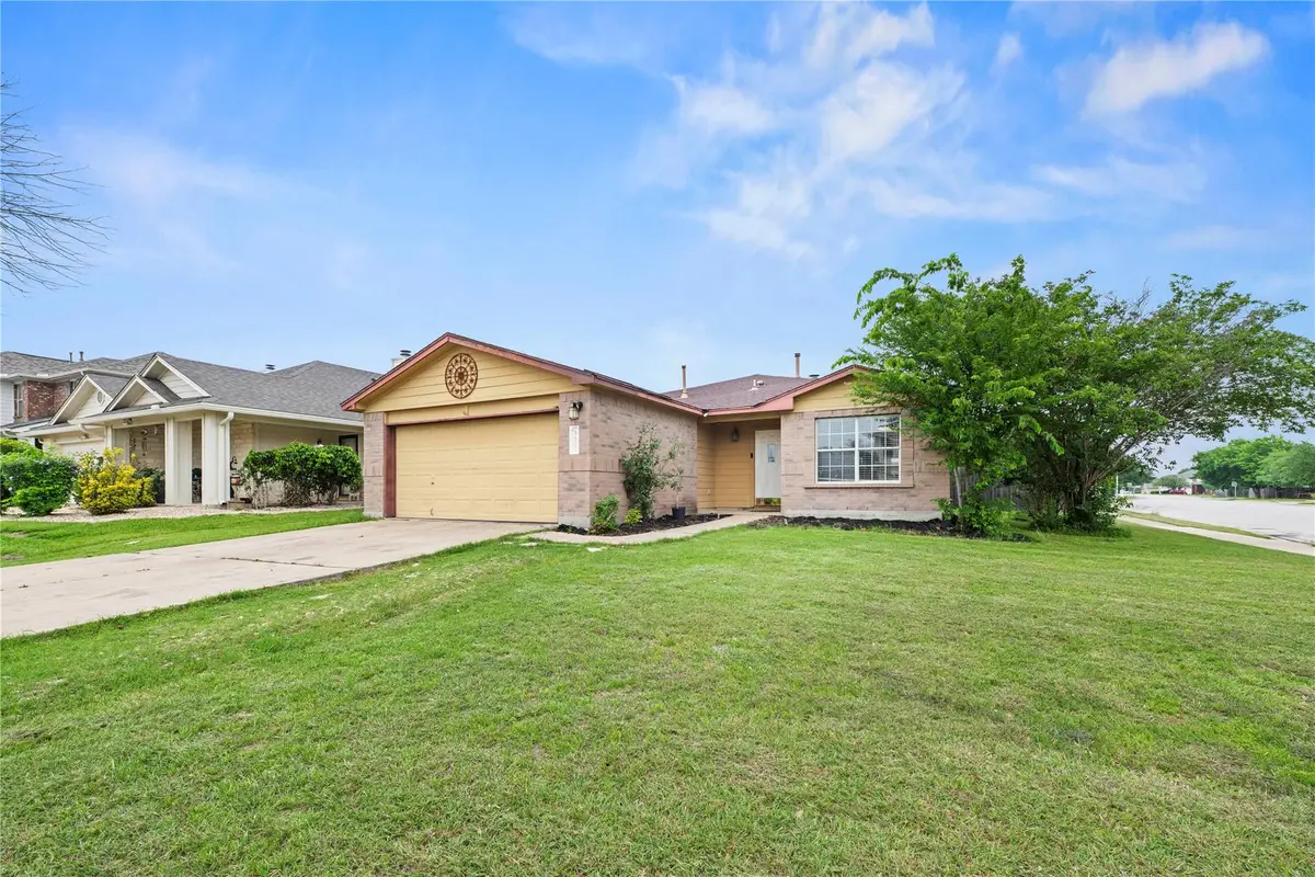 3800 Hickox Dr, Round Rock, TX 78665 - #1