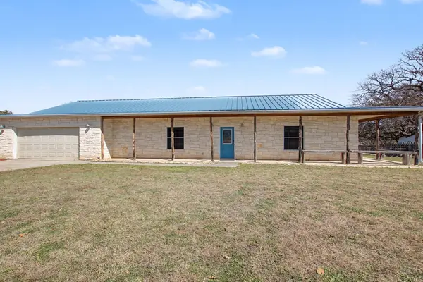 2207 Boxwood Cir, Kingsland, TX 78639