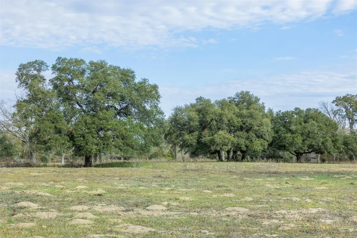1820 South Old Smithville Rd, Flatonia, TX 78941 - #1