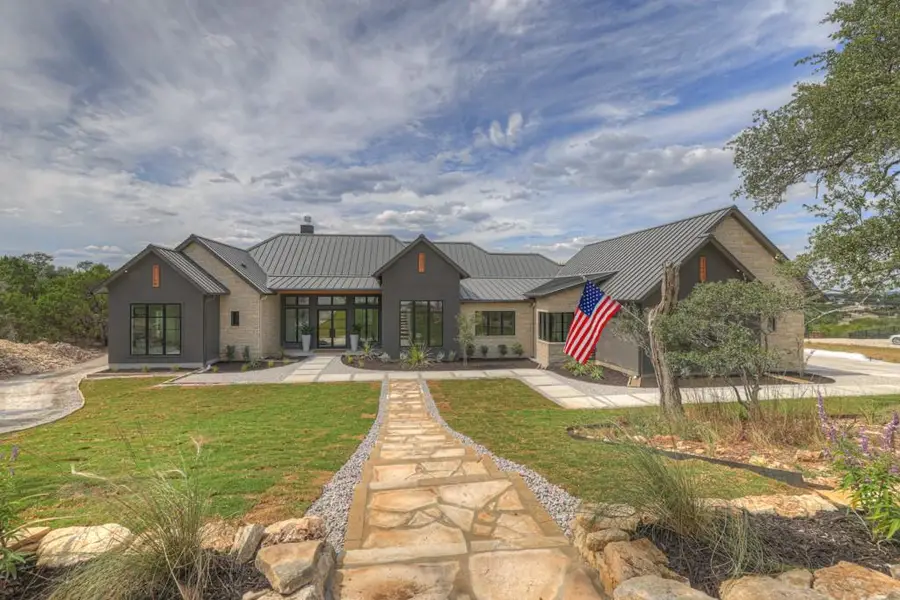 985 Malbec Loop, Canyon Lake, TX 78133 - Image #2