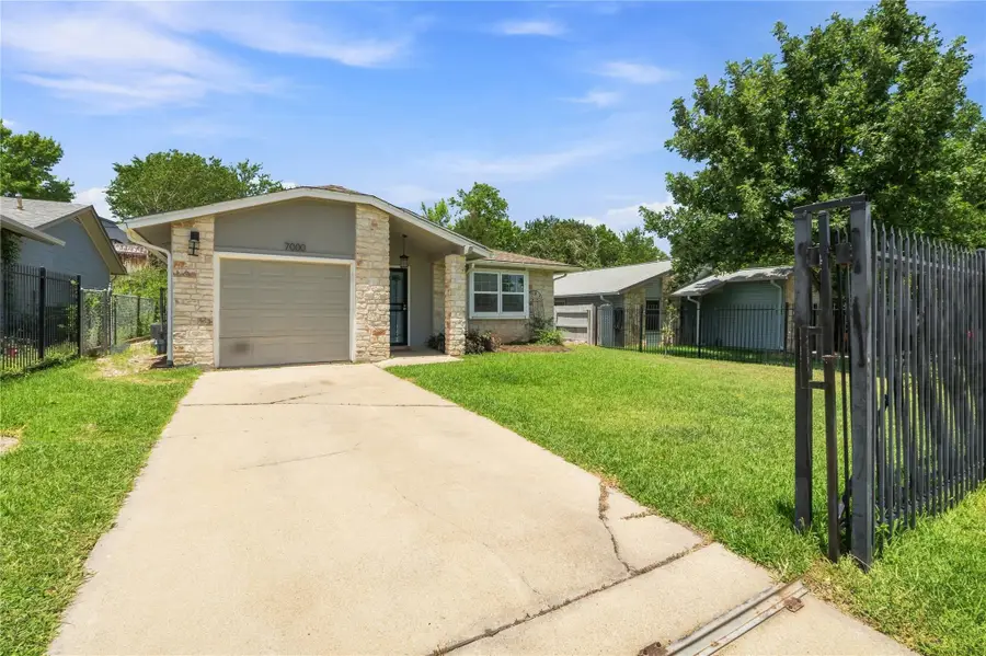 7000 Shannon Dr, Austin, TX 78724 - #2