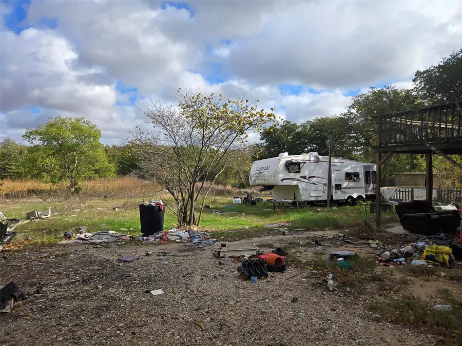 128 Red Fox Ln, Bastrop, TX 78602 - Image #2