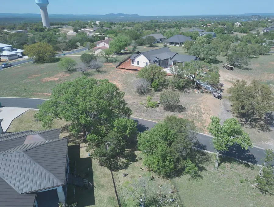 501 Nugget Cir, Horseshoe Bay, TX 78657 - #2