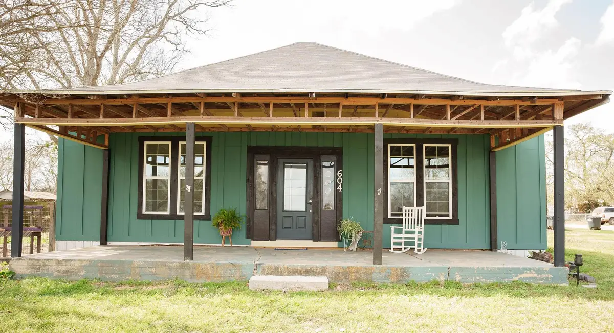 604 Avenue B, Lexington, TX 78947 - #1