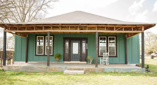 604 Avenue B, Lexington, TX 78947