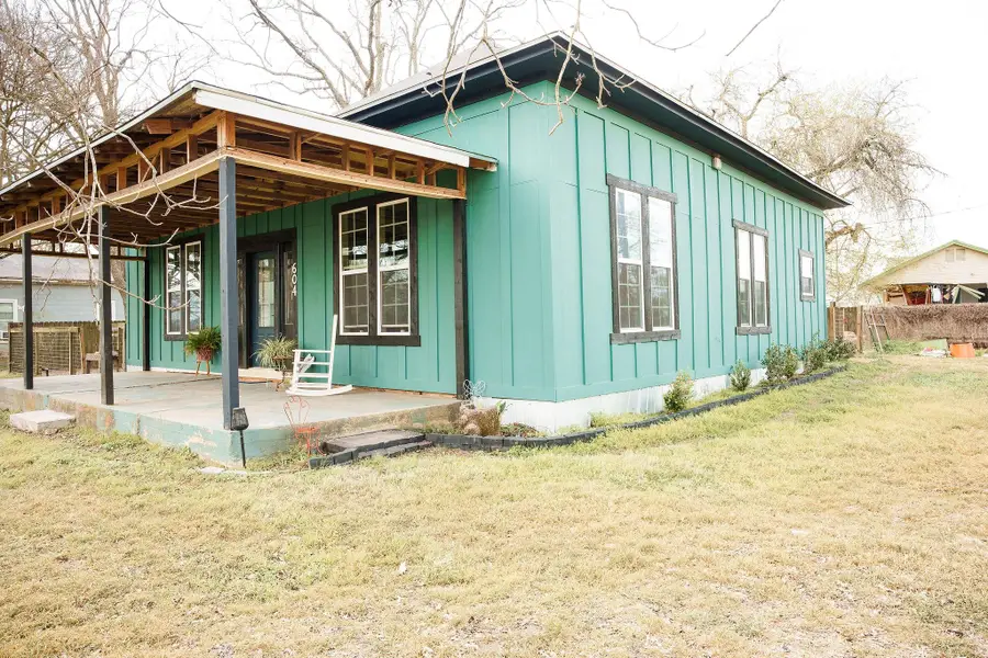 604 Avenue B, Lexington, TX 78947 - #3