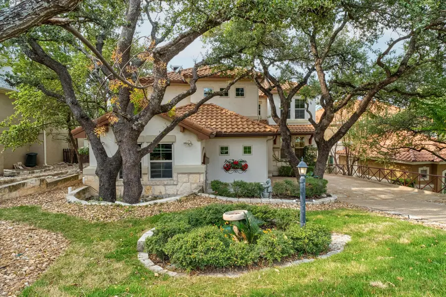 409 Hazeltine Dr, Lakeway, TX 78734 - Image #3