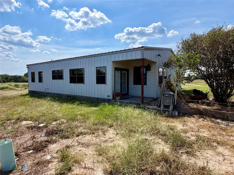 290 Richmond St, McDade, TX 78650 - #3
