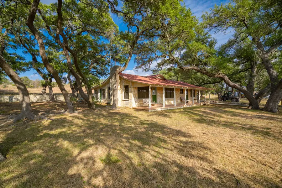 518 Curly H Ranch Rd, Dripping Springs, TX 78620 - Image #2