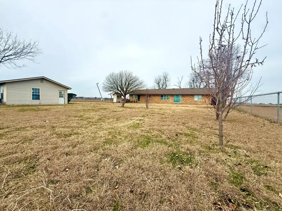 1204 E Lake Dr, Taylor, TX 76574 - #3