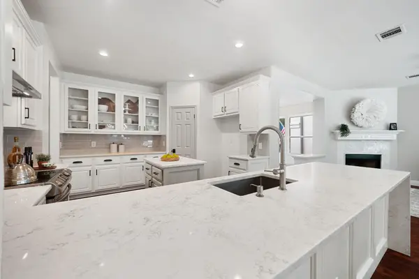 11804 Watercrest Ct, Austin, TX 78738