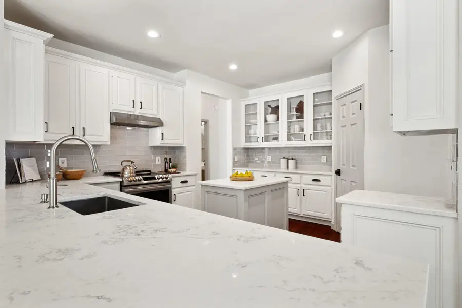 11804 Watercrest Ct, Austin, TX 78738 - Image #2