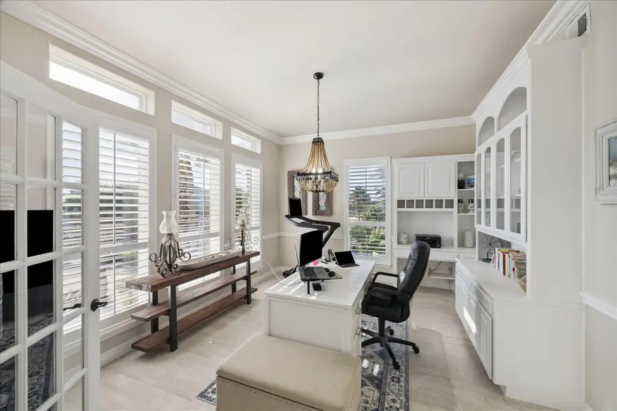 241 Tamana Dr, Galveston, TX 77554 - Image #3