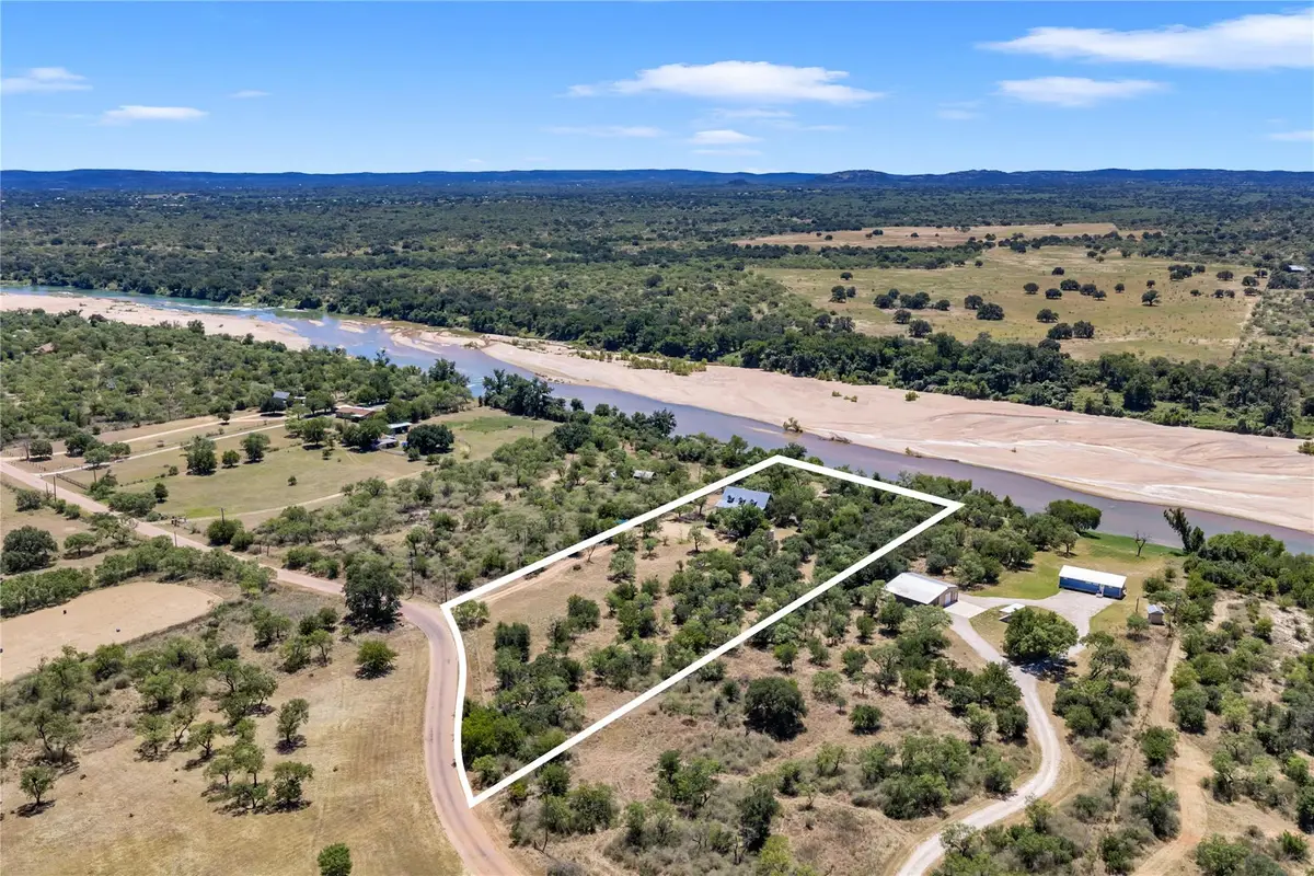211 Riverside Dr W, Llano, TX 78643 - #1