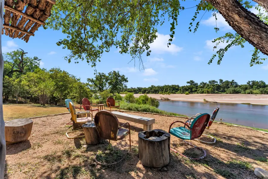 211 Riverside Dr W, Llano, TX 78643 - #2