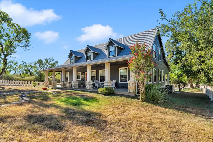 211 Riverside Dr W, Llano, TX 78643 - #3