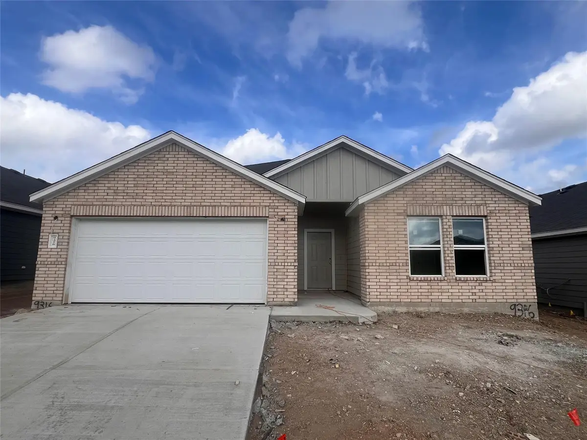9316 Furman Dr, Austin, TX 78747 - #1