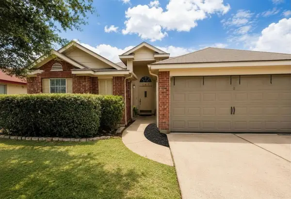 105 Quartz Dr, Jarrell, TX 76537