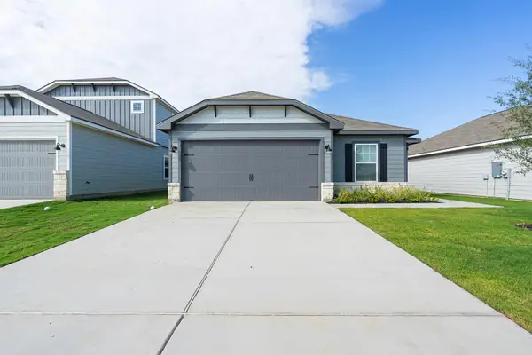 301 W Luna Blue Ln, Jarrell, TX 76537