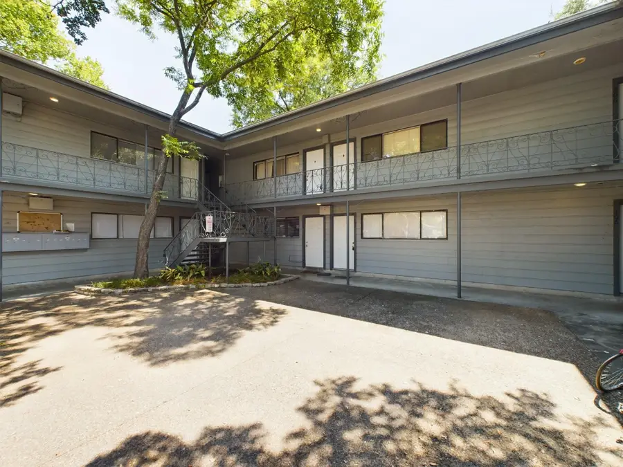803 W 28th St #202, Austin, TX 78705 - #2